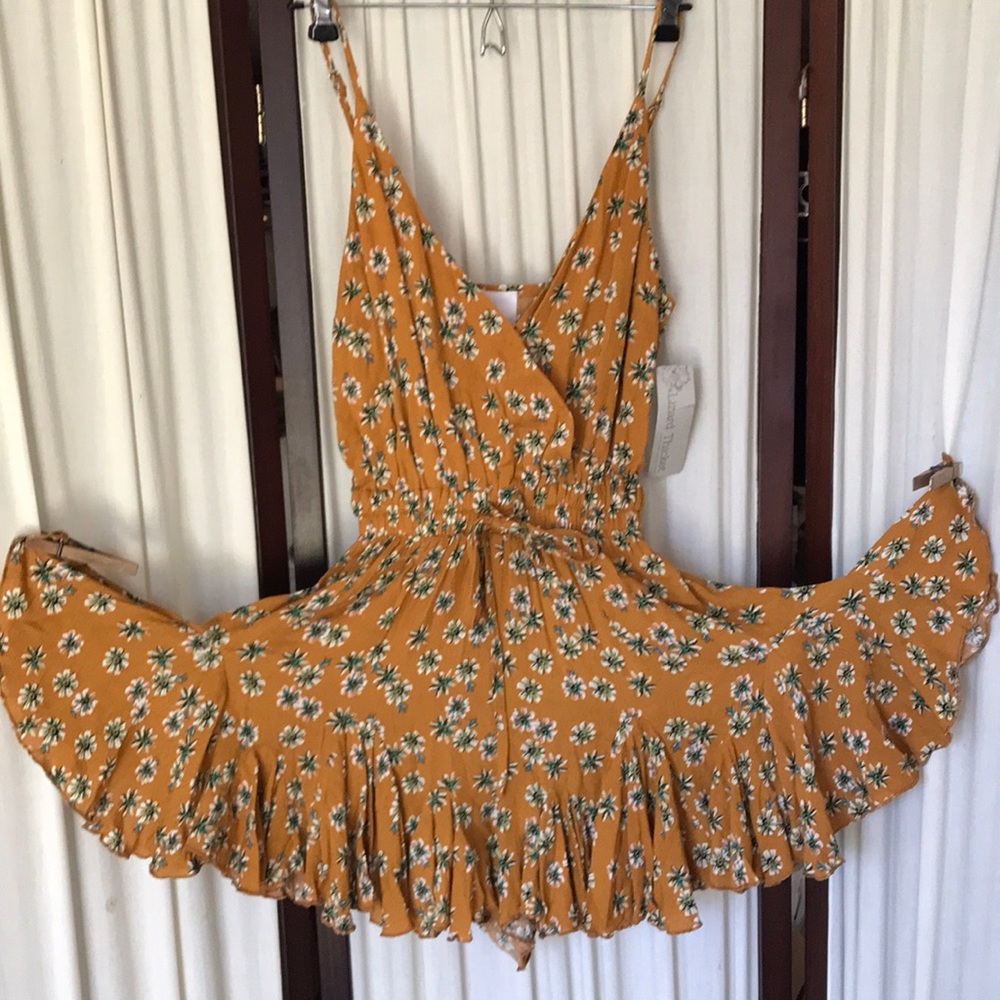 Lizard Thicket skylar + Madison caramel romper Sz S New